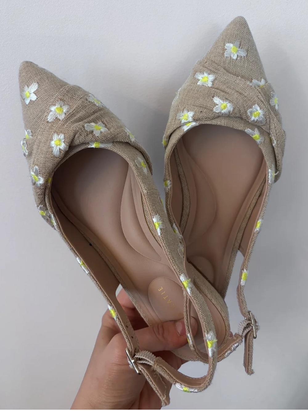 Woven Daisy Embroidered Pointed Slingback Flats -size 7